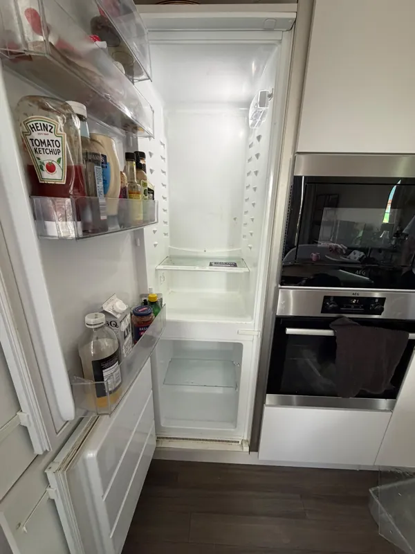 Integrated fridge temperature sensor replacement — LCDA repair job in EN1